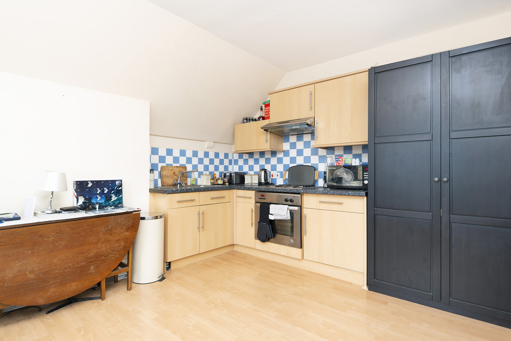 house or flat for sale or rent in south west London